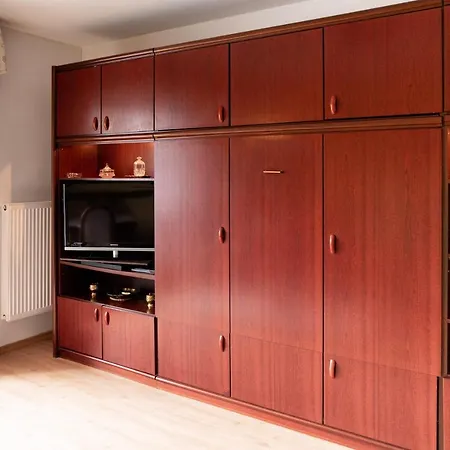 Haus Am Berg Apartamento *