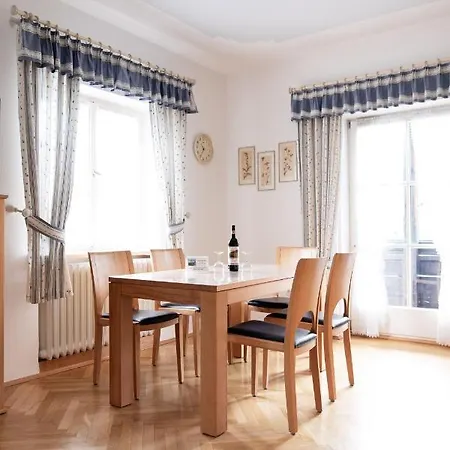 Haus Am Berg Apartamento *
