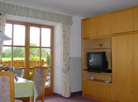Haus Am Berg Appartement *